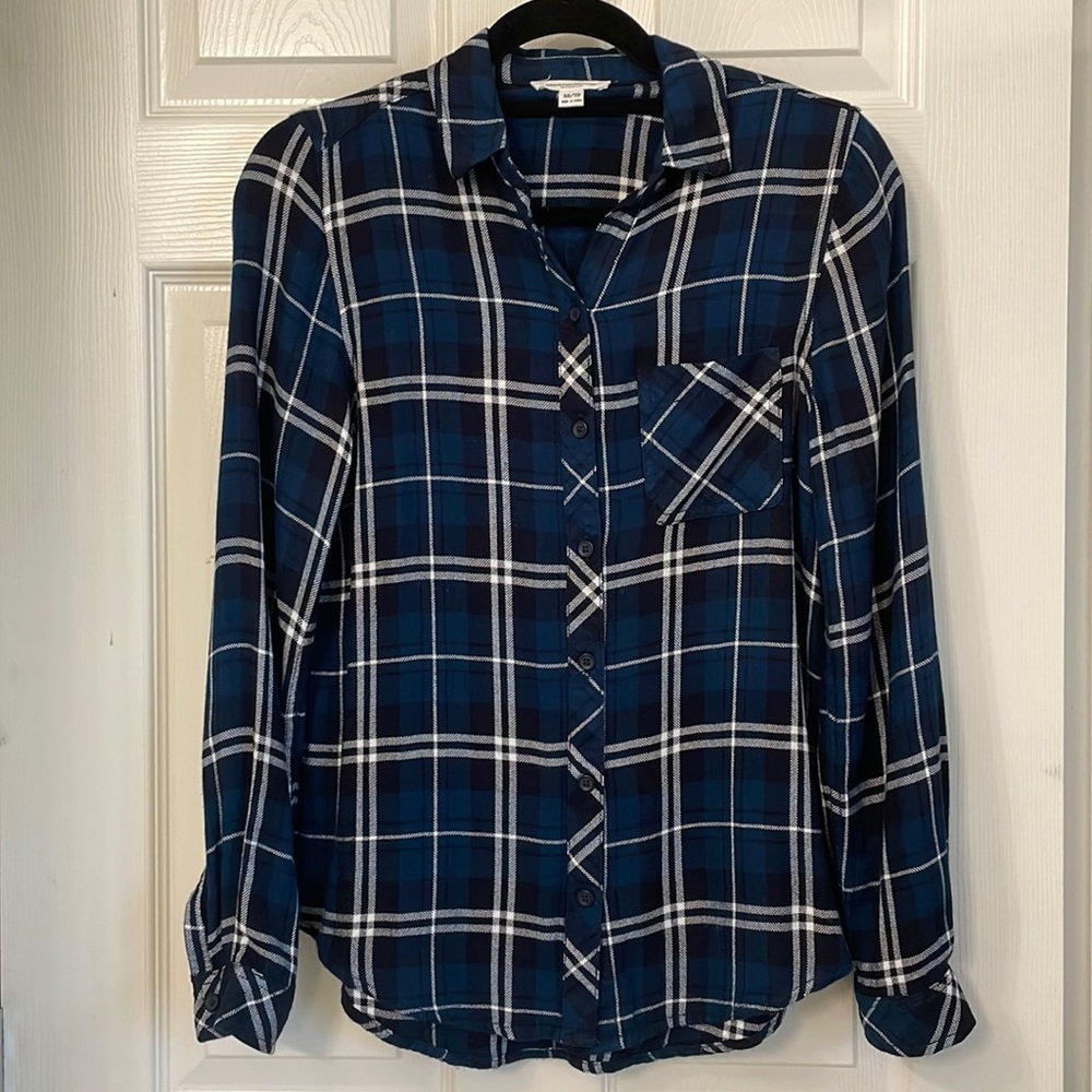 Beachlunchlounge 100% Rayon shirt. Blue plaid XS